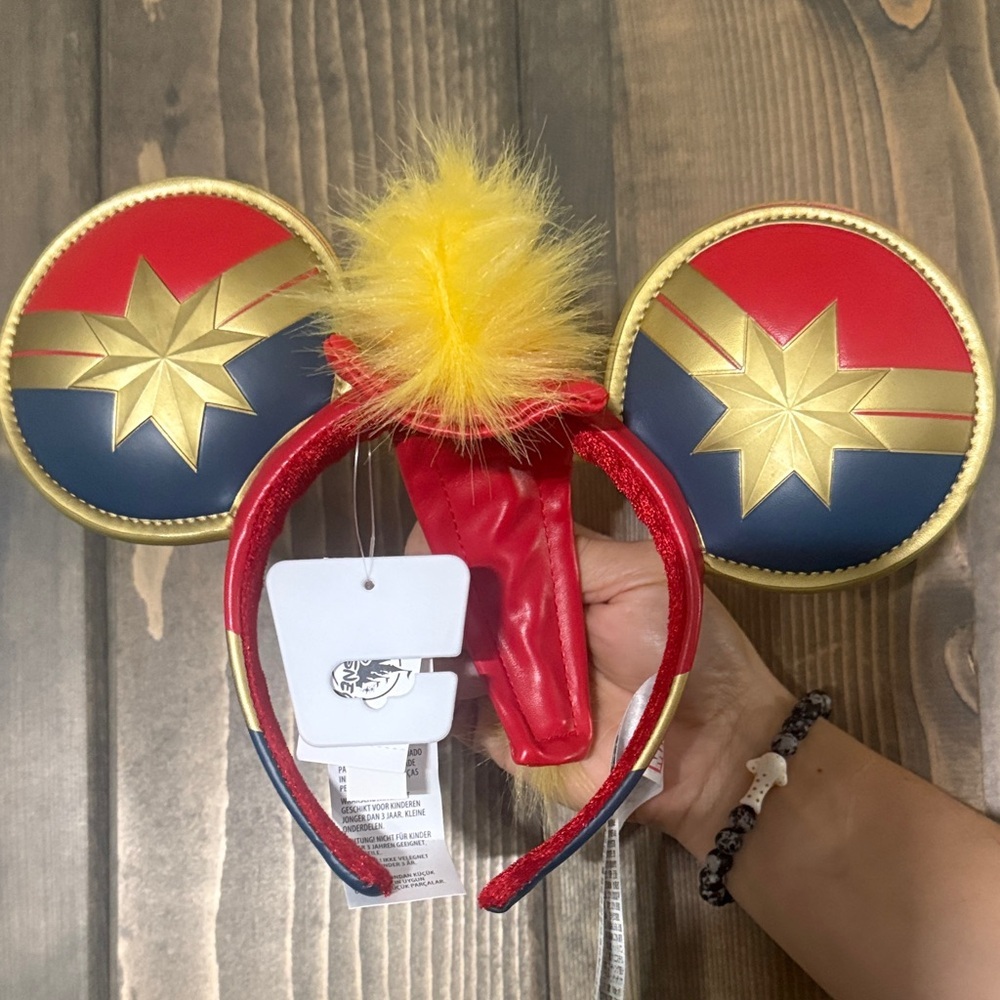 NWT - Disney Park Marvel/Captain Marvel style, mini ear headband